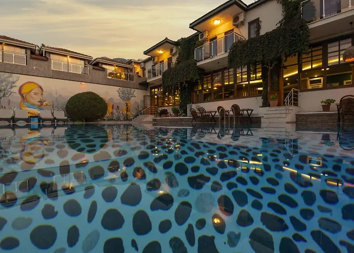 Han Deluxe Hotel