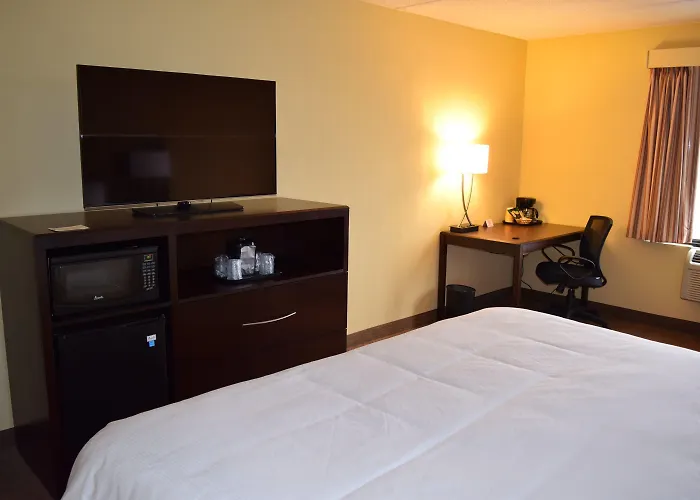Bridgepointe Hotel & Marina