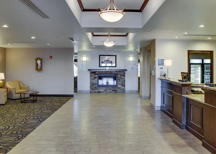 Holiday Inn Express & Suites Nevada By Ihg