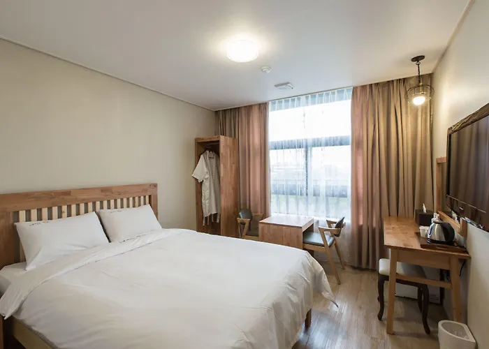 Elin Hotel