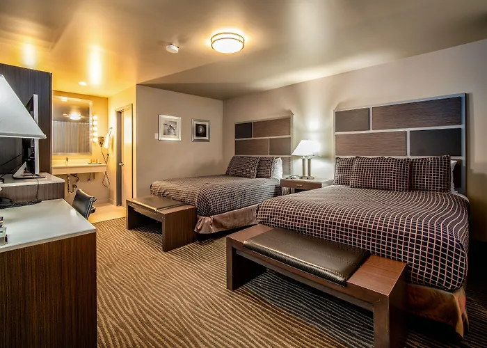 Crescent Bay Inn
