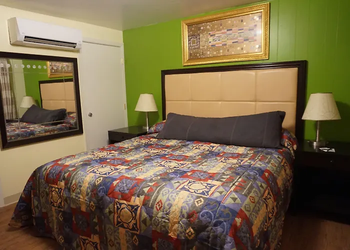 Eagle Crater Lake Inn