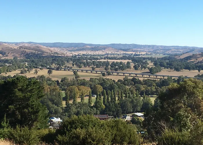 Tuckerbox Motor Inn