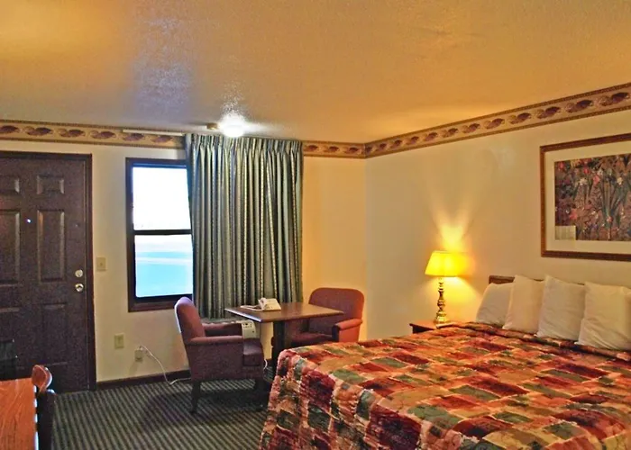 Travelodge By Wyndham Calhoun South I-75
