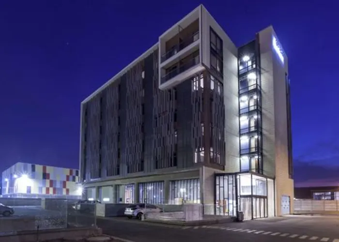 Courtyard By Marriott Santiago Airport