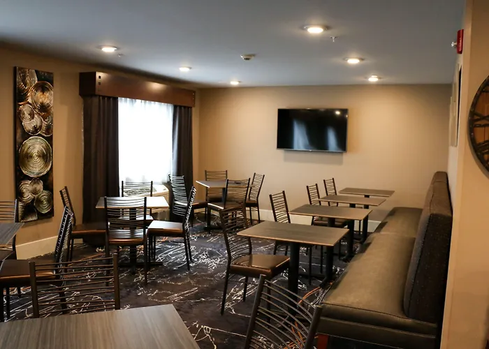 Grandstay Hotel & Suites - Morris