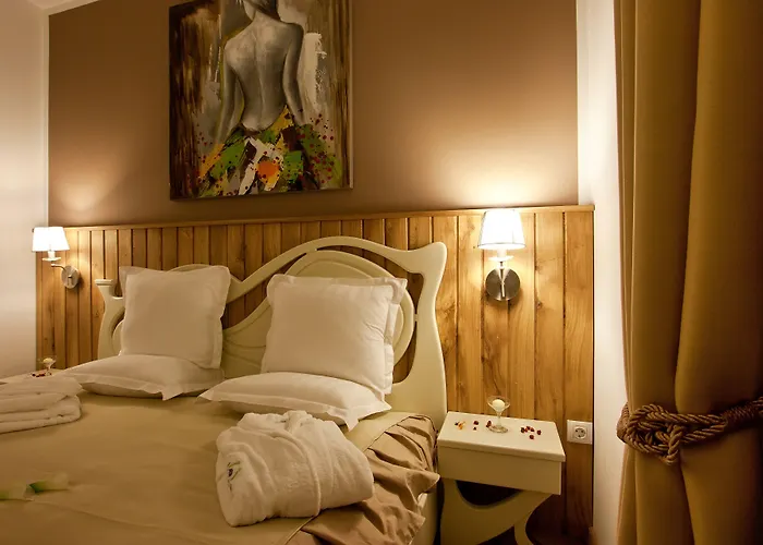 Earth & People Hotel & Spa - Free Parking & Swimming Pool