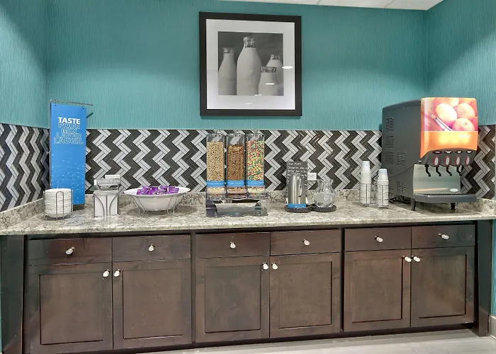 Hampton Inn & Suites Albuquerque Airport