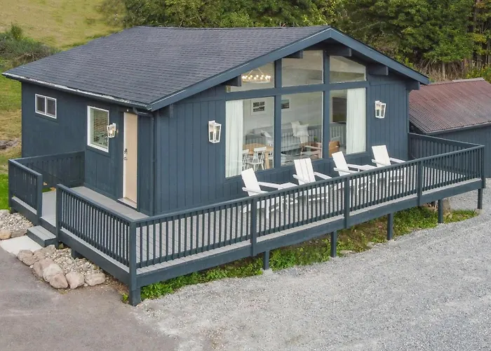 Lakelyn Lodge