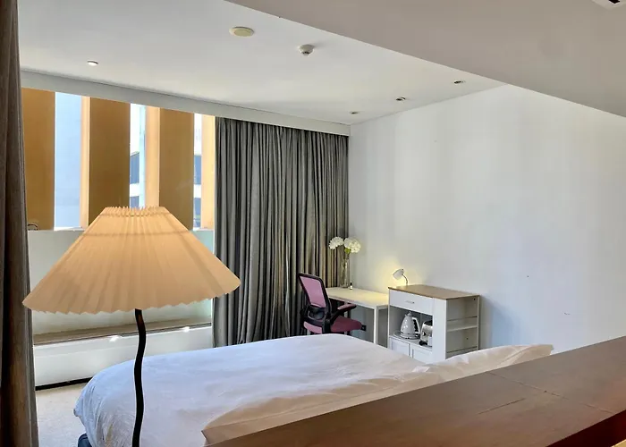 Cbd Heritage King Suite - Spa Bath, Private Deck And Laundry