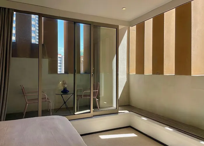 Cbd Heritage King Suite - Spa Bath, Private Deck And Laundry