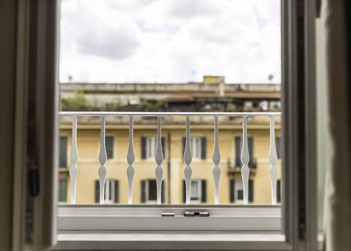Top Floor Colosseo Guesthouse