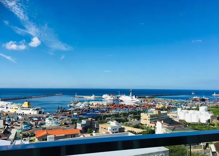 Harbor Hotel