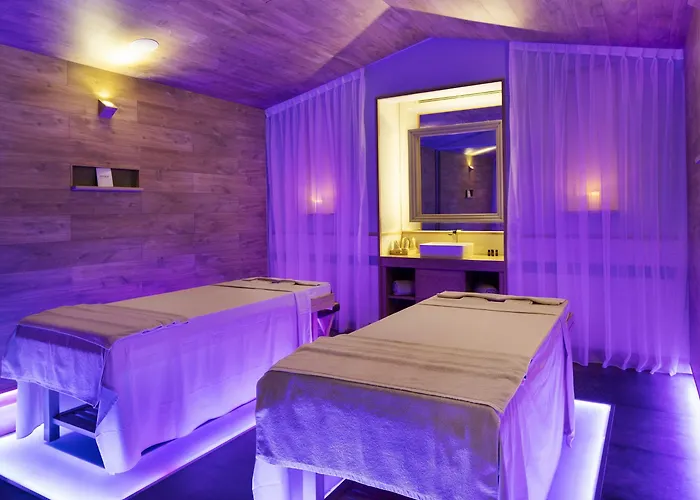 Fusion Suites Saigon