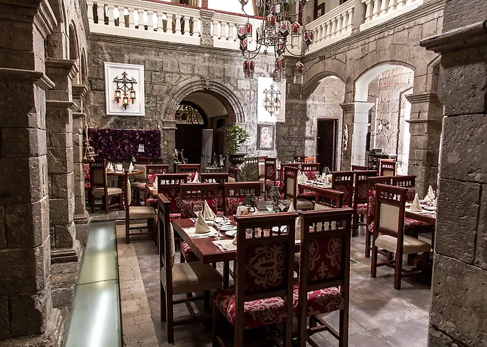 Roka Plaza Hotel Boutique