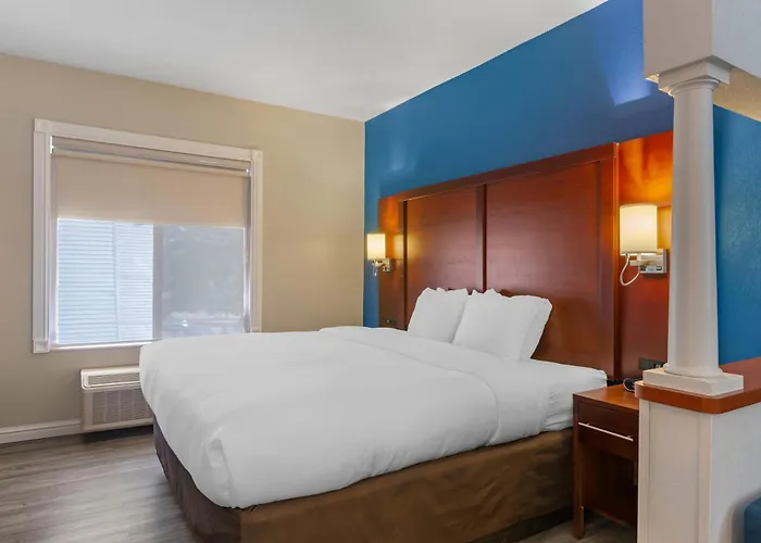 Comfort Suites St Charles-St Louis
