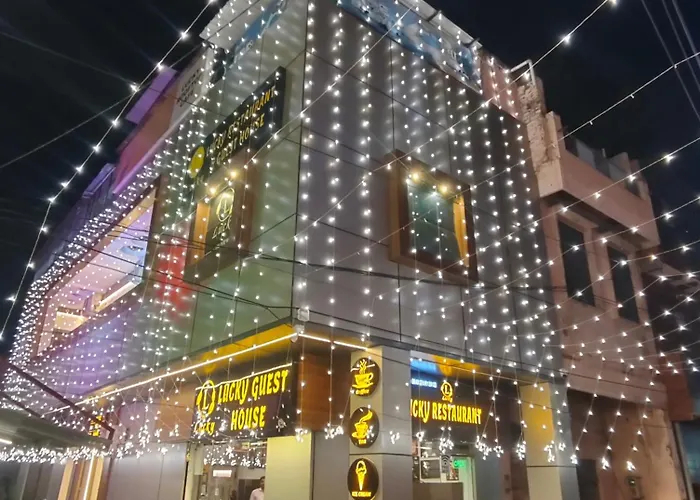 Lucky Restaurant & Guest House Near Taj Mahal