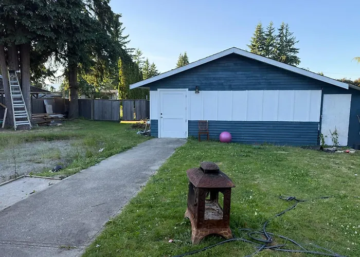 Downtown Central City Cozy Private 2 Bedroom Basement Suite - Independent Entry
