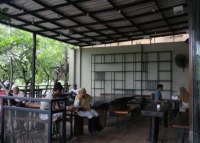 Crew Express Hotel