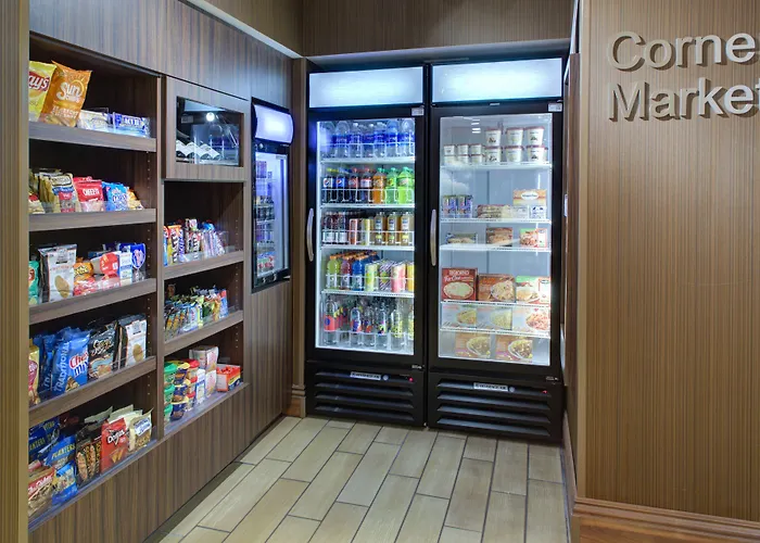 Fairfield Inn & Suites By Marriott Bakersfield North/Airport