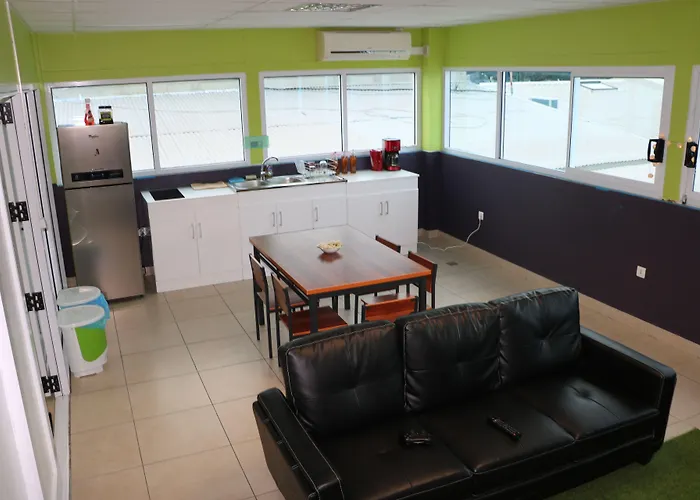 Mahana Lodge Hostel & Backpacker