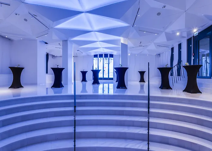 Hotel Indigo Warsaw Nowy Swiat By Ihg