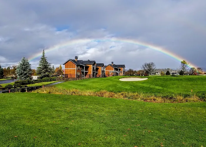 Resort At Eagle Point Golf Club Lodging