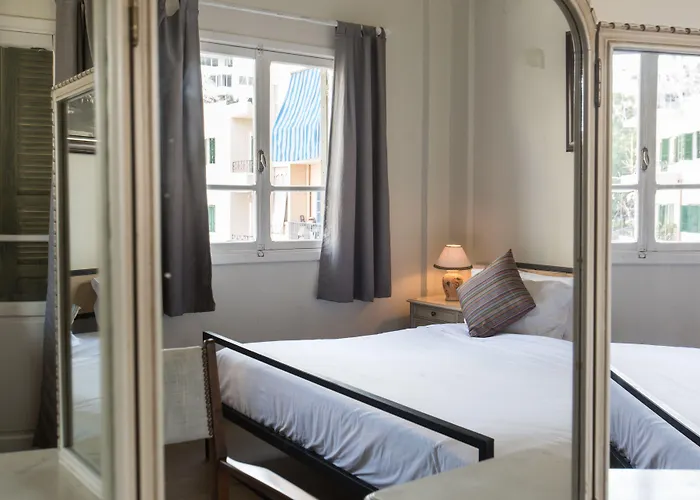 The Grand Meshmosh Hotel