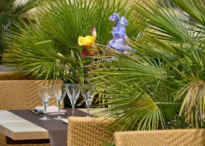 Logis Hotel & Restaurant Le Pardaillan