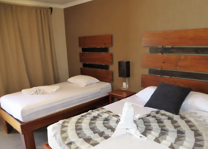 Hotel Cabinas Midey