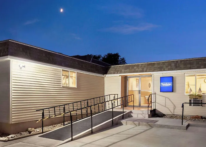 Travelodge By Wyndham Edgemont