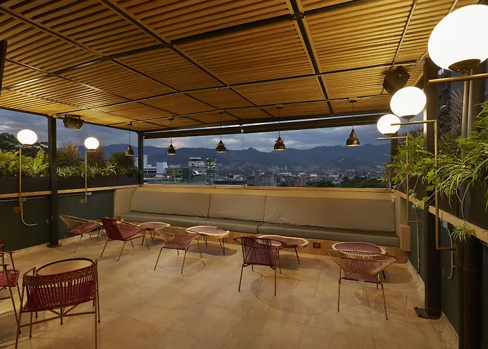 14 Urban Hotel