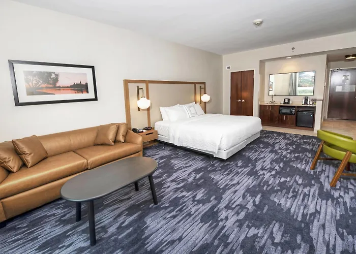 Fairfield Inn & Suites By Marriott Ottawa Airport