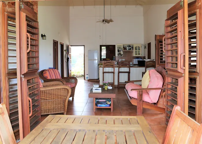 Two Bays Beach Villa, Apartment, And Studios