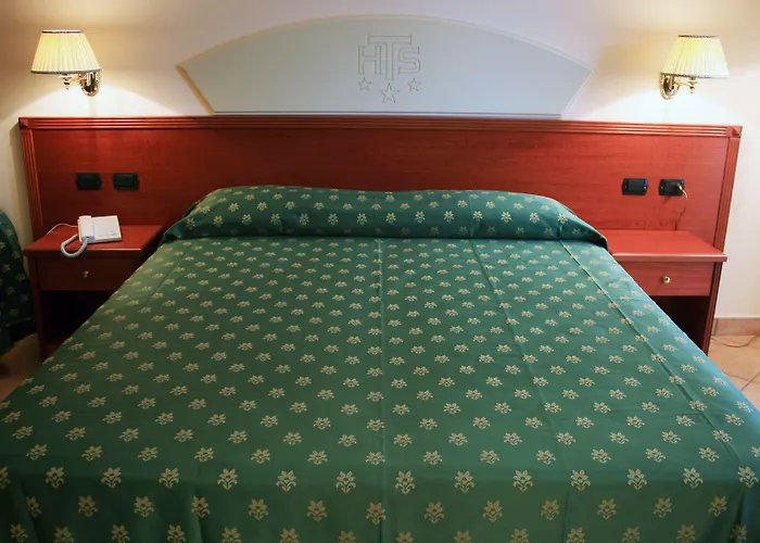 Hotel Tito Serrano'