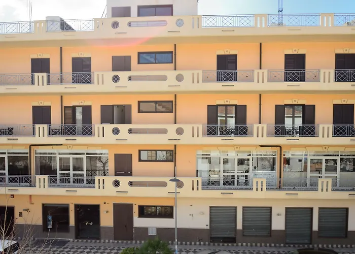 Hotel Tito Serrano'