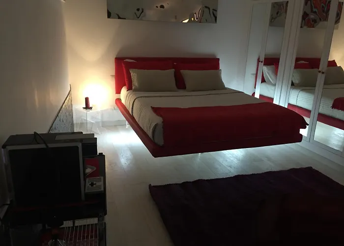 Two Chic Guesthouse
