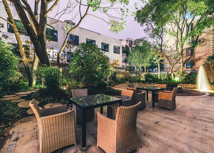 Atour Hotel Bantian Zhongcheng Shenzhen
