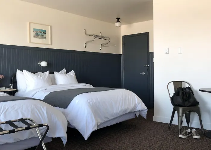 The Bayview Motel - Fort Frances, On - Lakeside Motel