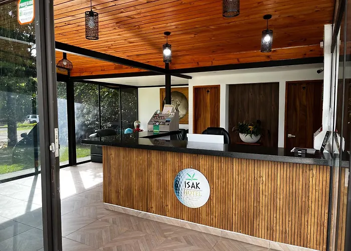 Hotel & Golf Isak Aeropuerto