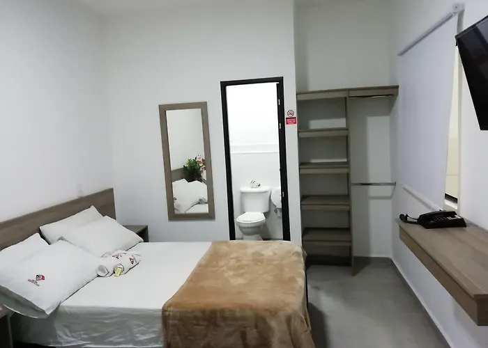 Hotel America 52