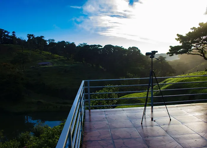 Burbi Lake Lodge Monteverde