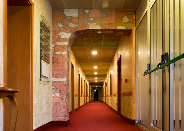 Diplomat Plaza Hotel & Resort