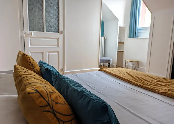 Logis Hotel La Tourelle Du Beffroi