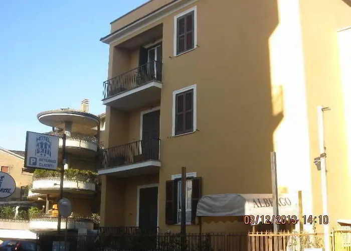 Le Petit Hotel