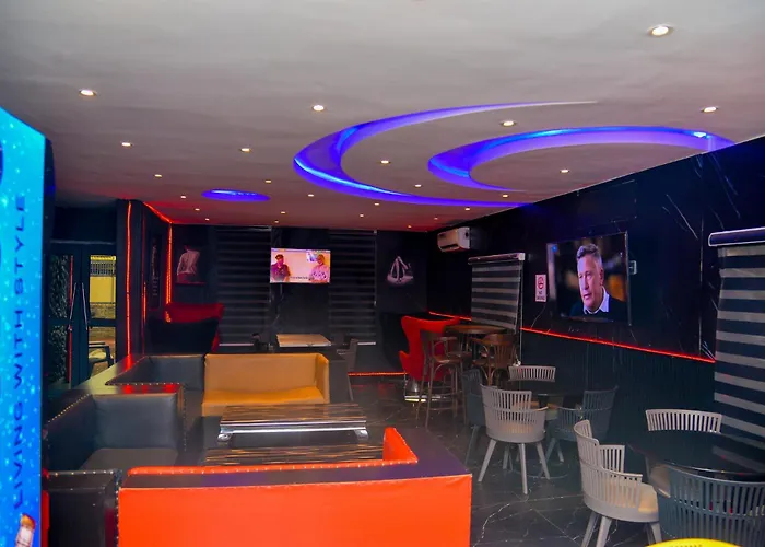 Triple Tee Luxury Hotel & Service Apartments Surulere