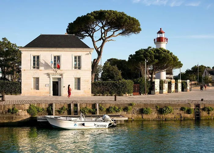 Un Hôtel En Ville