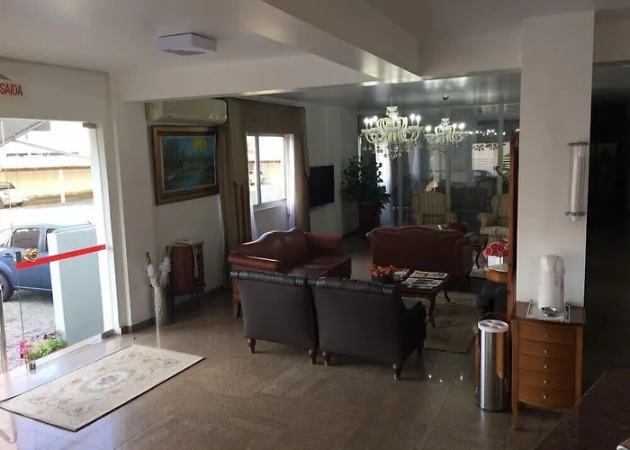 Colle Tourist Hotel Luxo
