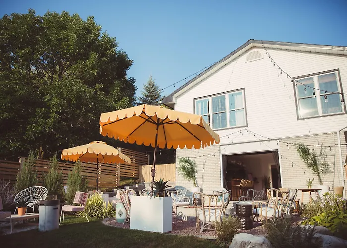 The June Motel, Prince Edward County
