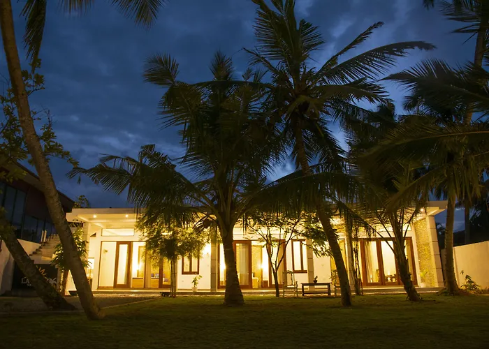 Hiru Lagoon Negombo